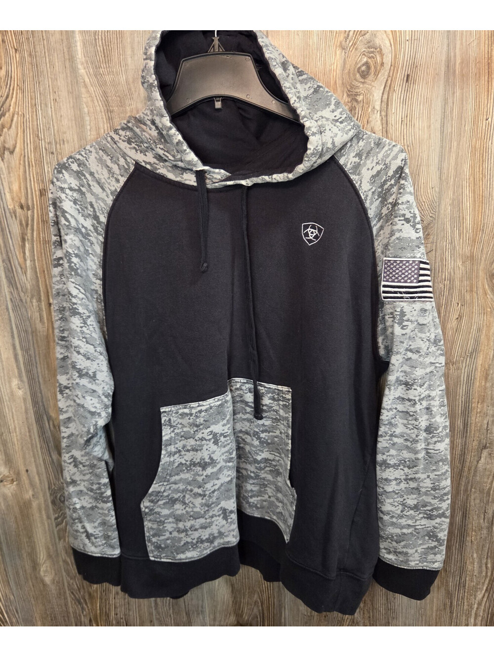 Ariat Western "Salute to Service" Military Hoodie Men Size XL Digital Camo Flag